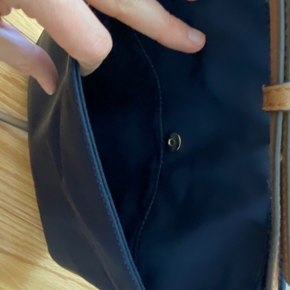 Michael Kors Crossbody Bag - Picture 5 of 8